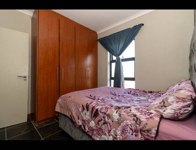 2 BEDROOM APARTMENT FOR SALE IN FLAMINGO VLEI